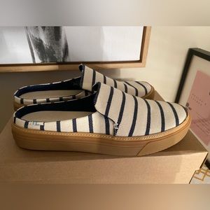 Toms slip ons